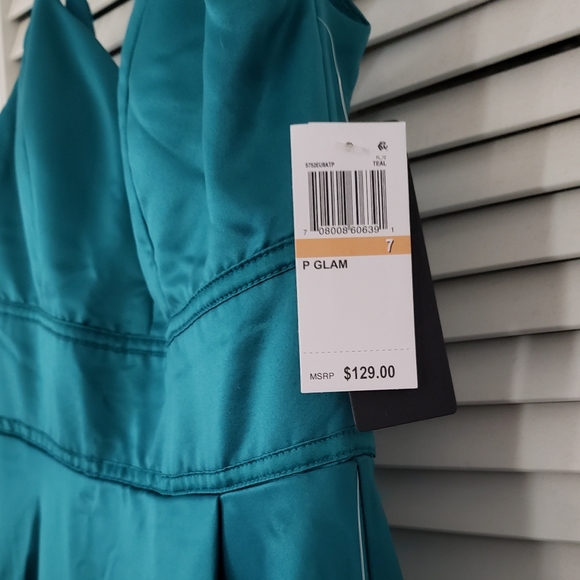 Prom/Formal Dress - Picture 5 of 6